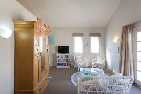 Fremantle Local Beach Studio - Darwin Tourism 2