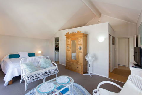 Fremantle Local Beach Studio - Darwin Tourism 13
