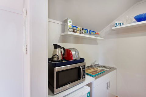 Fremantle Local Beach Studio - Darwin Tourism 12