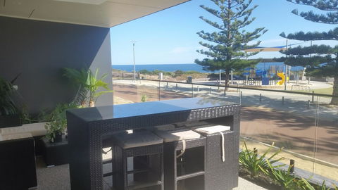 Mandurah Beach Front Apartment - Darwin Tourism 0