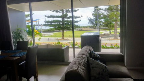 Mandurah Beach Front Apartment - Darwin Tourism 3