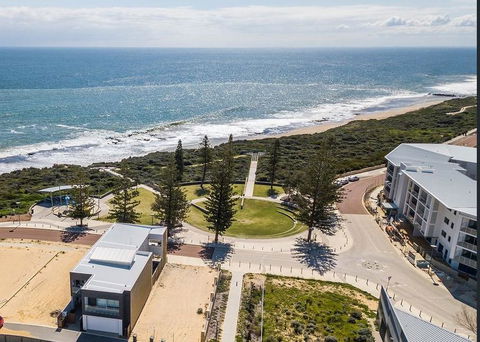 Mandurah Beach Front Apartment - Darwin Tourism 1