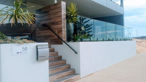 Mandurah Beach Front Apartment - Darwin Tourism 5