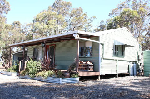 Kendenup Cottages And Lodge - Darwin Tourism 30