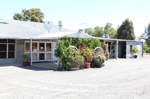 Kendenup Cottages And Lodge - Darwin Tourism 33