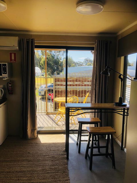 Kendenup Cottages And Lodge - Darwin Tourism 4
