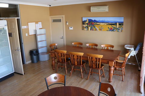Kendenup Cottages And Lodge - Darwin Tourism 39