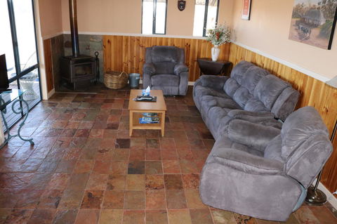 Kendenup Cottages And Lodge - Darwin Tourism 14