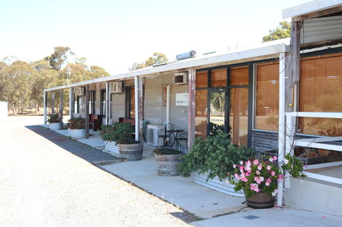 Kendenup Cottages And Lodge - Darwin Tourism 37