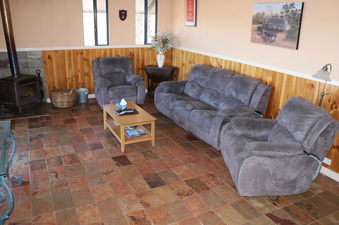 Kendenup Cottages And Lodge - Darwin Tourism 15