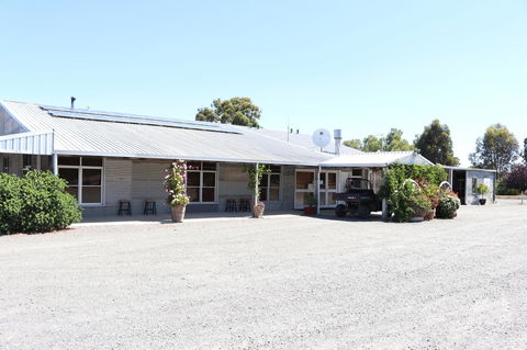 Kendenup Cottages And Lodge - Darwin Tourism 35