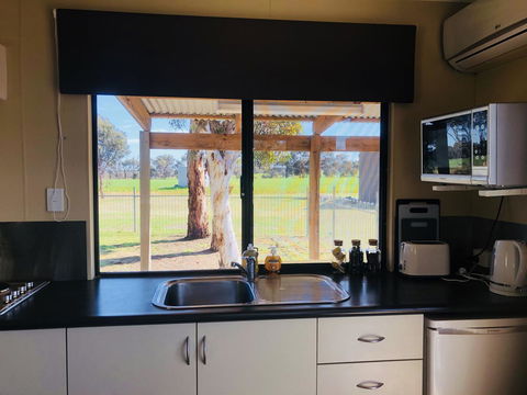 Kendenup Cottages And Lodge - Darwin Tourism 3