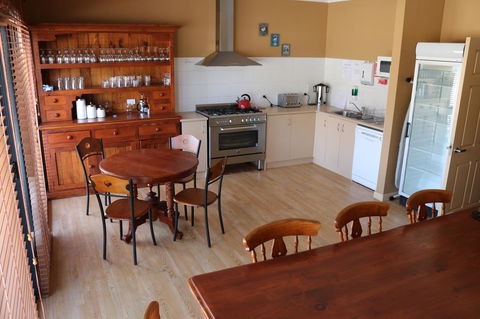 Kendenup Cottages And Lodge - Darwin Tourism 40