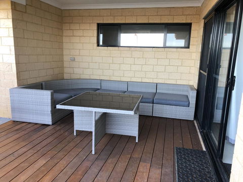 The Shak Kalbarri - Darwin Tourism 1