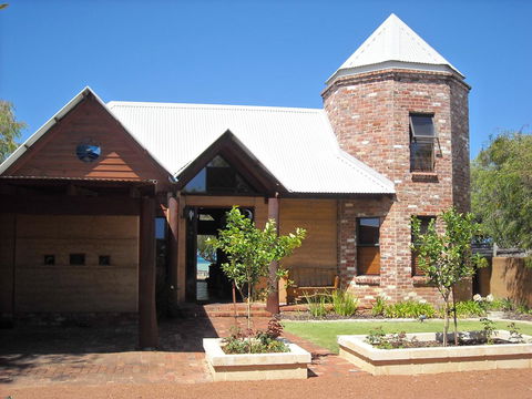 Beach House Dunsborough - Darwin Tourism 13