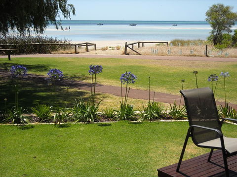 Beach House Dunsborough - Darwin Tourism 12