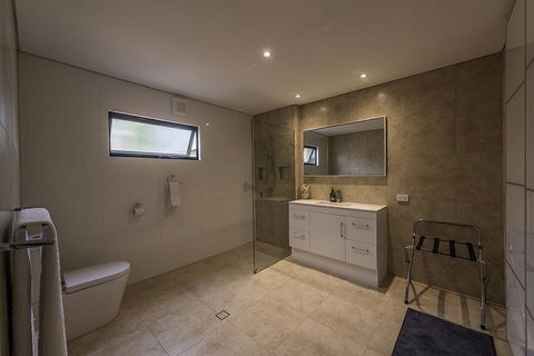 Beach House Dunsborough - Darwin Tourism 7