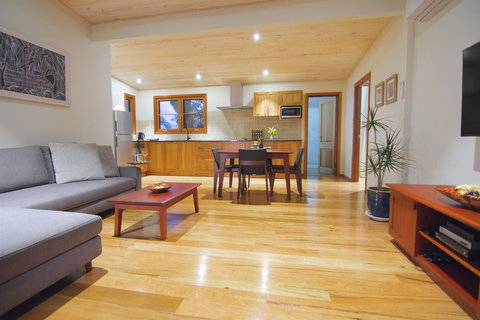 Aiyana Retreat - Darwin Tourism 7