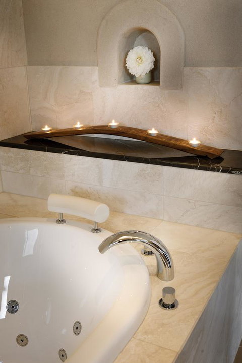 Aiyana Retreat - Darwin Tourism 10