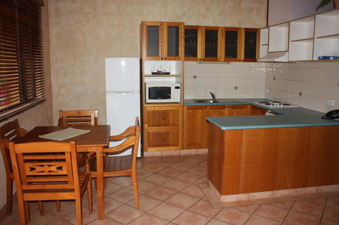 Apartments At Blue Seas Resort - Darwin Tourism 4