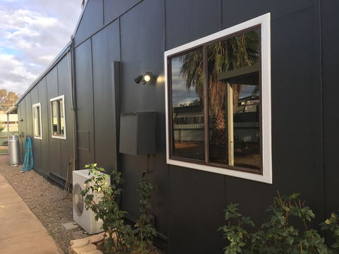 The Cottage That Could - Darwin Tourism 1