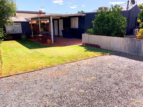 The Cottage That Could - Darwin Tourism 2