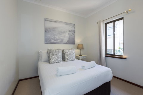 Cottesloe Sea Salt Abode - Executive Escapes - Darwin Tourism 9