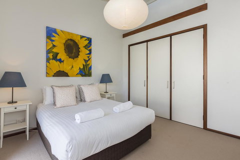 Cottesloe Sea Salt Abode - Executive Escapes - Darwin Tourism 5