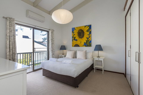 Cottesloe Sea Salt Abode - Executive Escapes - Darwin Tourism 4