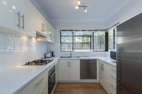 Cottesloe Sea Salt Abode - Executive Escapes - Darwin Tourism 13