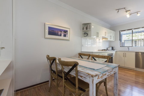 Cottesloe Sea Salt Abode - Executive Escapes - Darwin Tourism 6