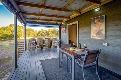 Windfall Estate Vineyard Cottage - Darwin Tourism 2