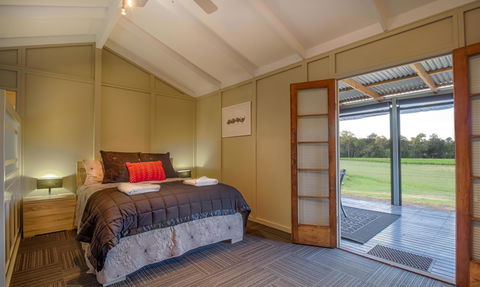 Windfall Estate Vineyard Cottage - Darwin Tourism 1