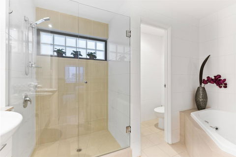 The Executive Penthouse - Darwin Tourism 9