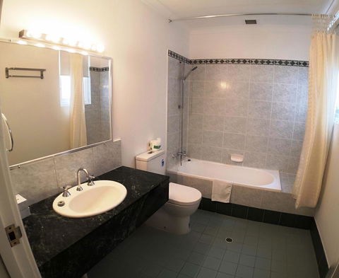 Criterion Hotel Perth - Darwin Tourism 27