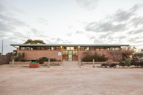 EUCLA MOTOR HOTEL - Darwin Tourism 9