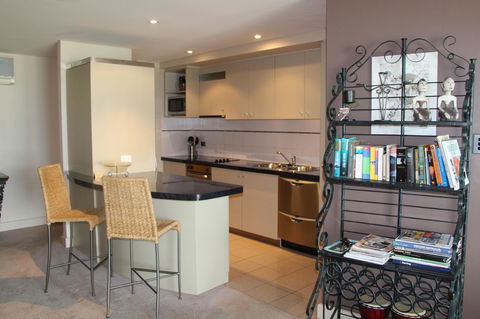 Scarborough - Oceanview 2 Bed, 2 Bathroom Apartment - Darwin Tourism 11