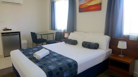 Pinnacles Edge Resort - Darwin Tourism 9