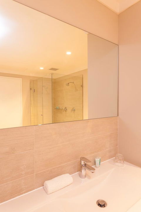 The Marina Hotel - Mindarie - Darwin Tourism 13