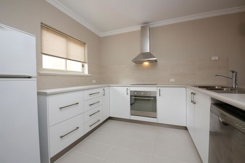 The Marina Hotel - Mindarie - Darwin Tourism 8
