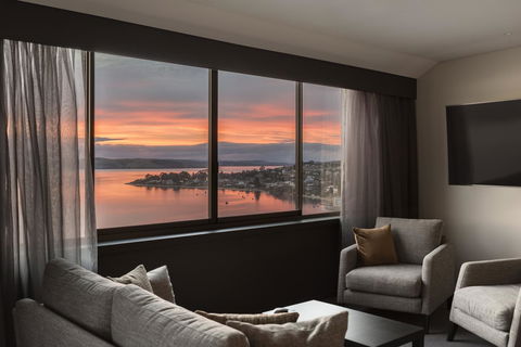 Wrest Point - Darwin Tourism 7