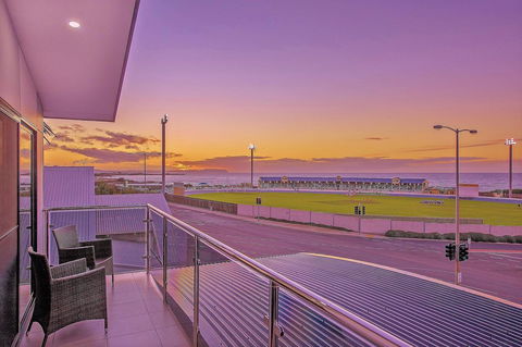 Burnie By The Bay Apartments - Darwin Tourism 12