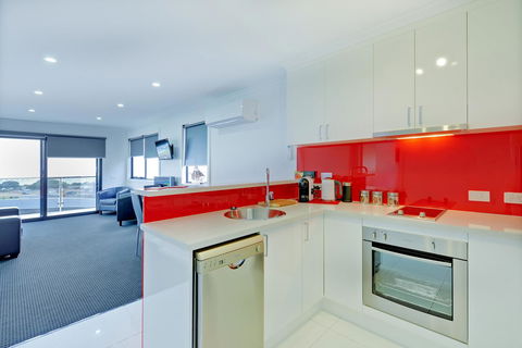 Burnie By The Bay Apartments - Darwin Tourism 1