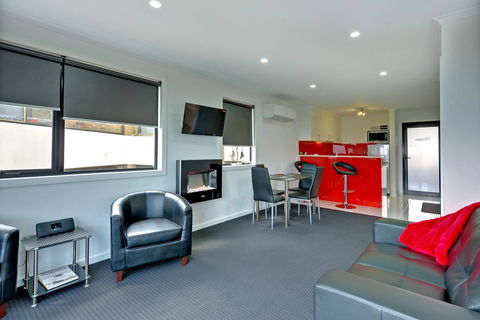 Burnie By The Bay Apartments - Darwin Tourism 6