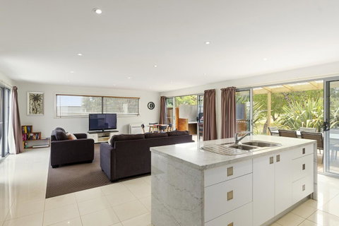 170 Hazards View Drive - Unit 2 - Darwin Tourism 1