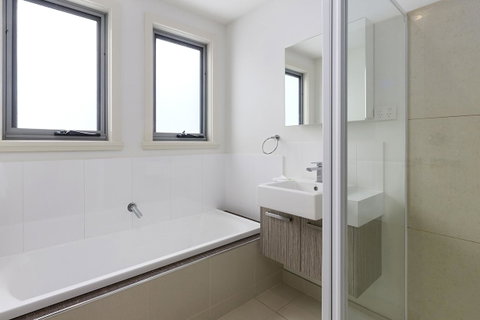 170 Hazards View Drive - Unit 2 - Darwin Tourism 10