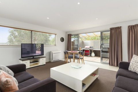 170 Hazards View Drive - Unit 2 - Darwin Tourism 6