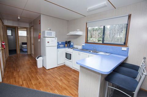 Seven Mile Beach Cabin And Caravan Park - Darwin Tourism 3