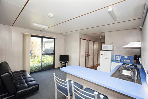 Seven Mile Beach Cabin And Caravan Park - Darwin Tourism 13