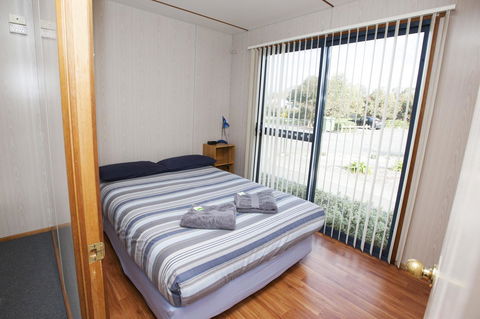 Seven Mile Beach Cabin And Caravan Park - Darwin Tourism 7